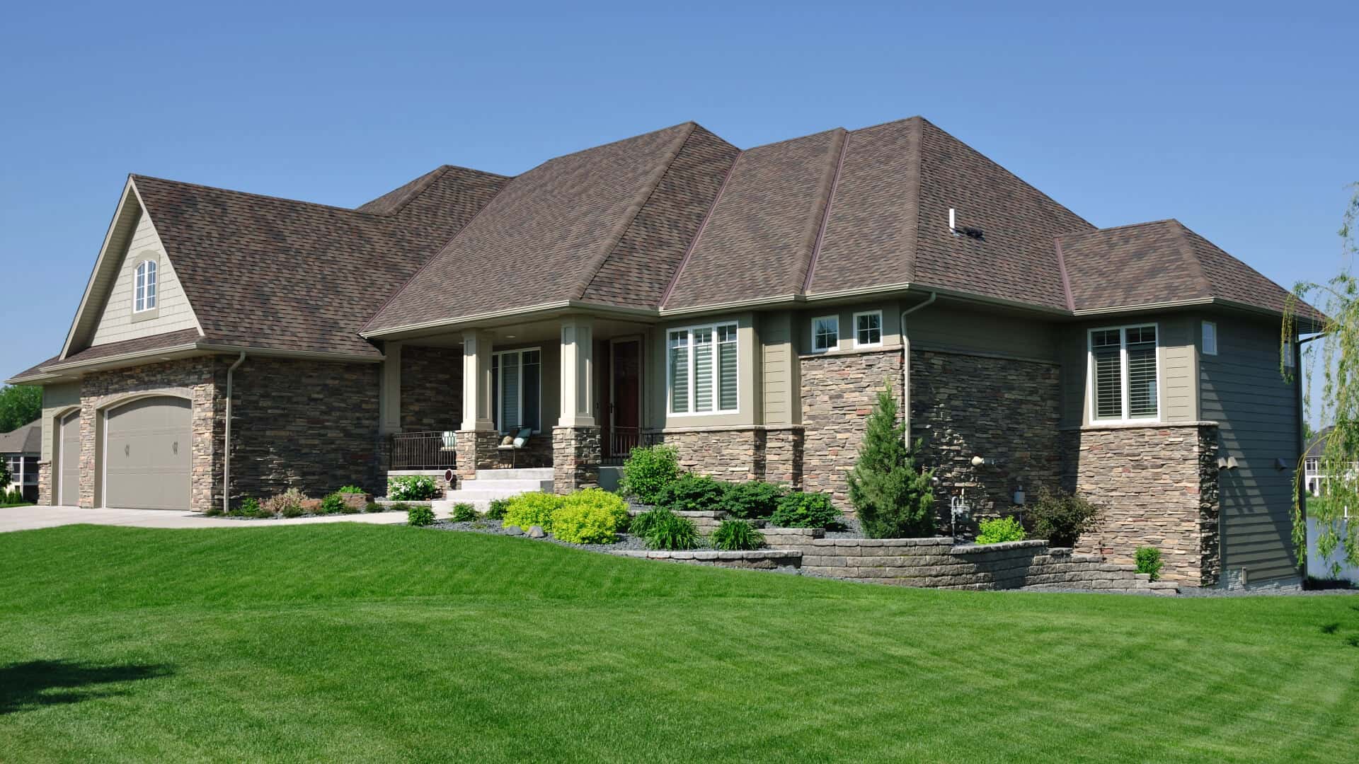 Stonewall & Associates Roofing and Construction Banner