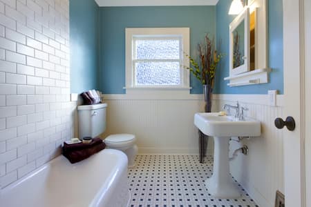 Why You Should Never DIY A Bathroom Remodel