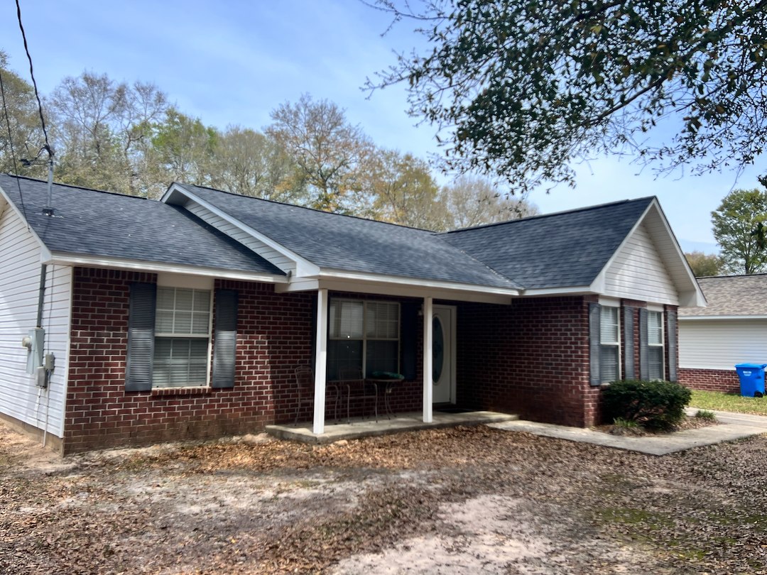 Stonewall & Associates Completes Premium Roof Replacement in Milton, FL with CertainTeed Landmark Hurricane-Rated System